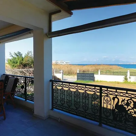Vila Assos Lechaio